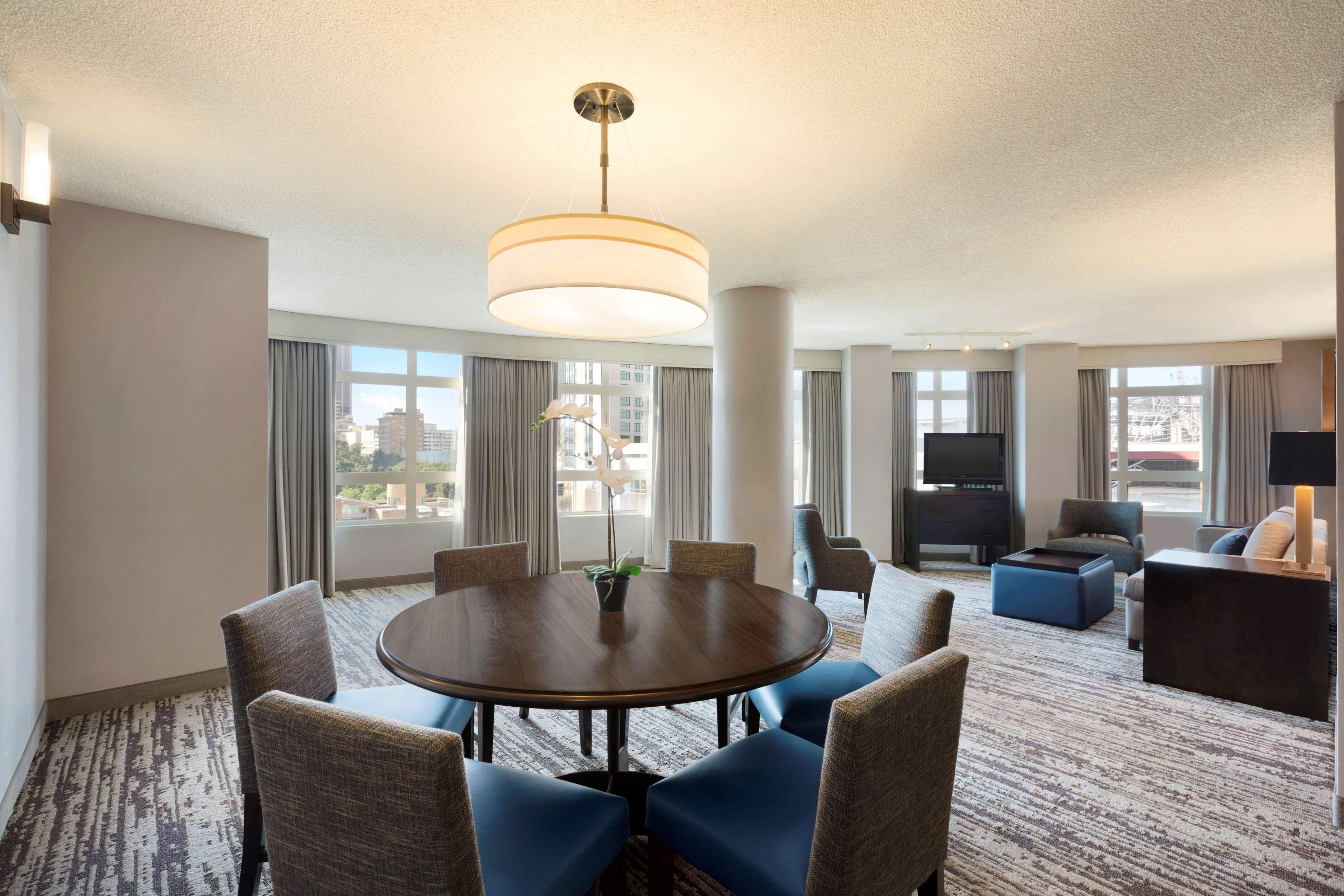 Embassy Suites By Hilton Atlanta At Centennial Olympic Park Exterior foto