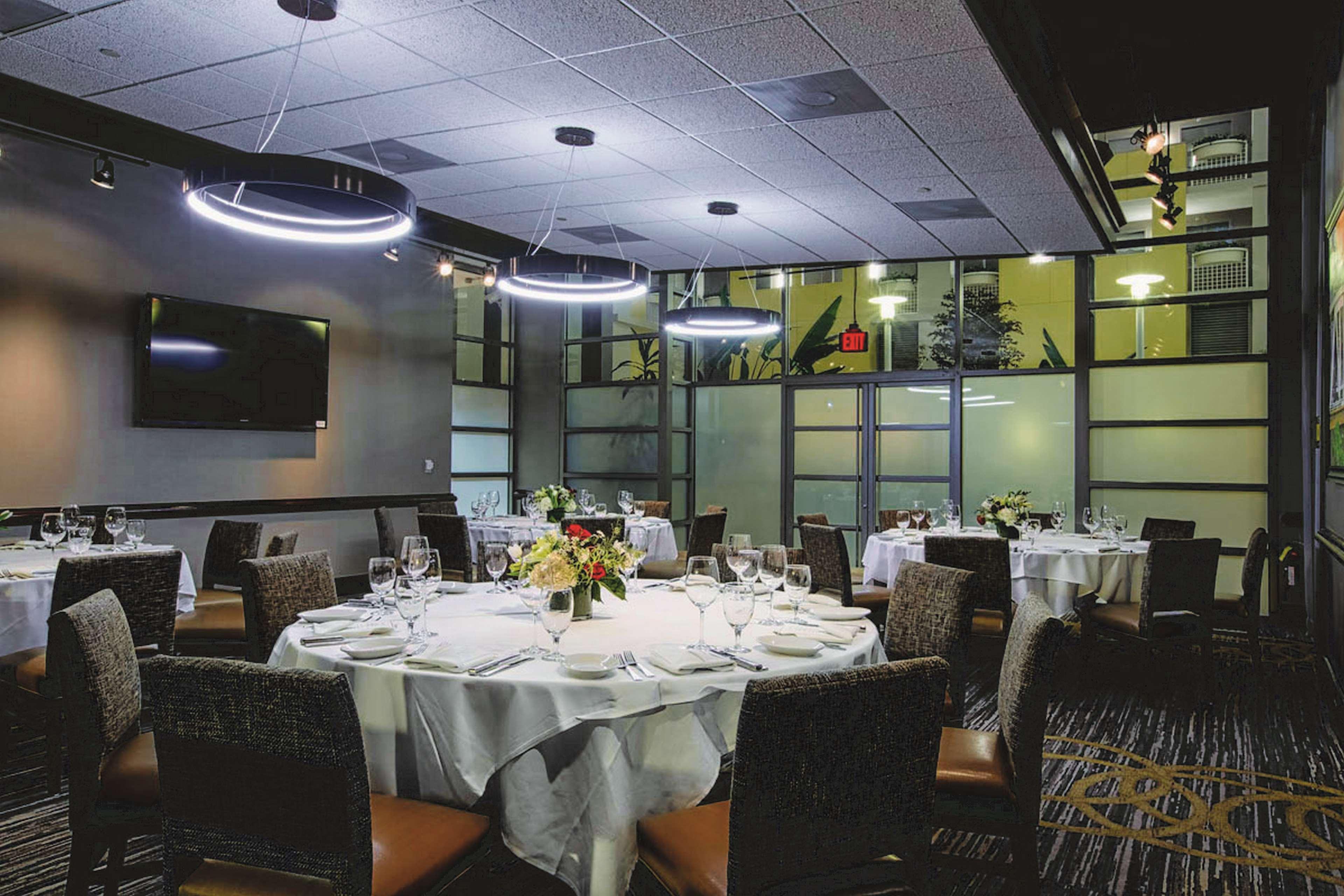 Embassy Suites By Hilton Atlanta At Centennial Olympic Park Exterior foto