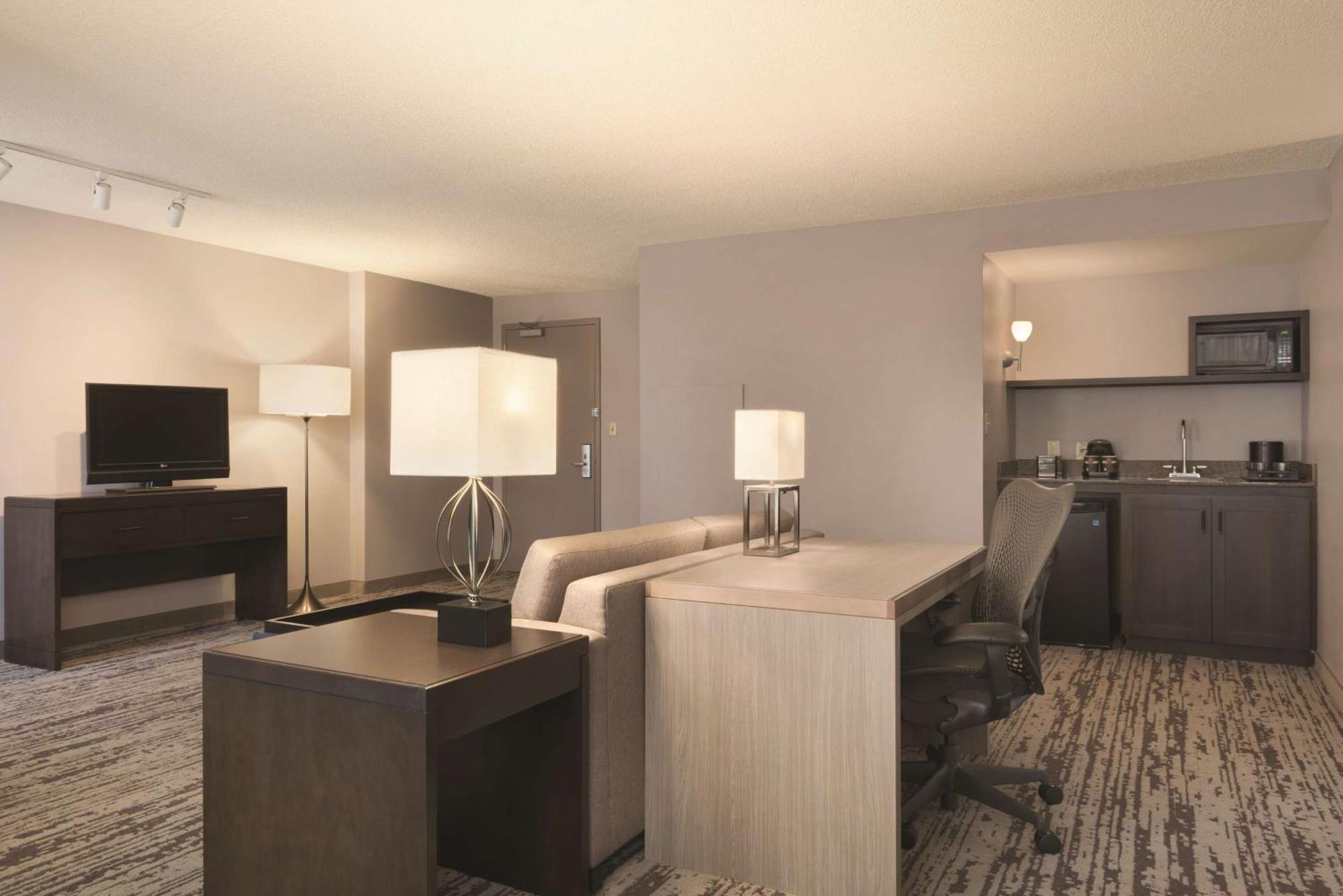 Embassy Suites By Hilton Atlanta At Centennial Olympic Park Exterior foto