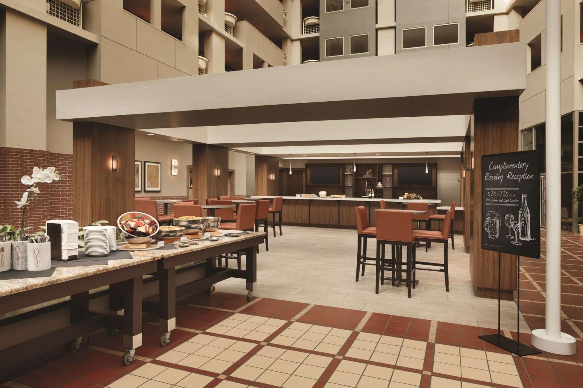 Embassy Suites By Hilton Atlanta At Centennial Olympic Park Exterior foto